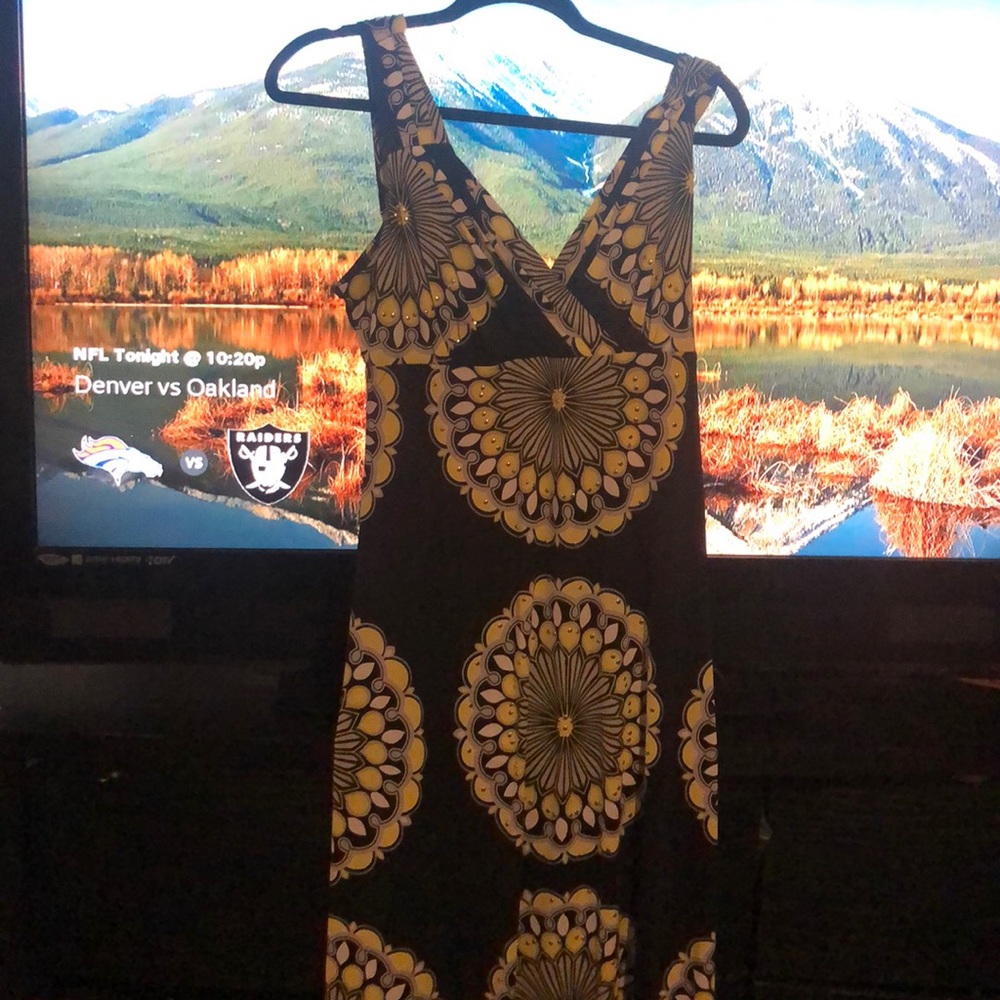Pretty INC Dress, size Medium 💛